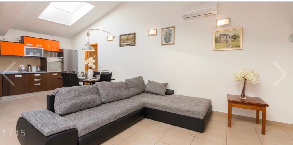 Kuca Za Odmor Villa Sveti Filip i Jakov Exteriör bild