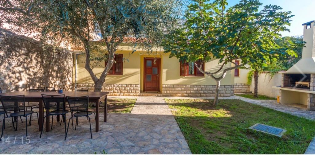 Kuca Za Odmor Villa Sveti Filip i Jakov Exteriör bild